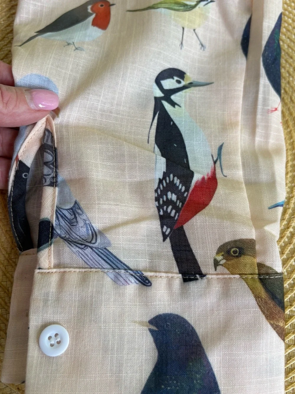 For Bird Lovers! Super Fun Women’s Beige Bird-Print Button-Up Shirt, Medium - Picture 6 of 16